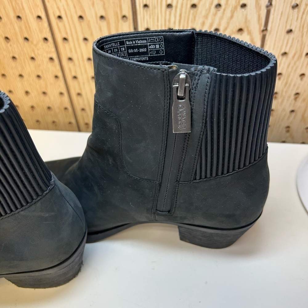 Vionic Shantelle Waterproof Nubuck Ankle Boots - Picture 3 of 8